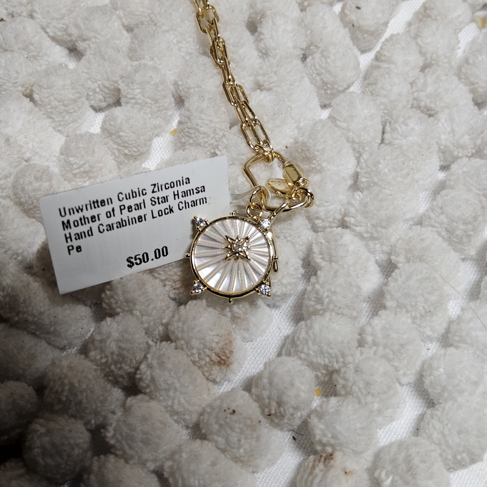 NWOT Goldtone Unwritten Mother of Pearl Pendant Necklace - Picture 5 of 6